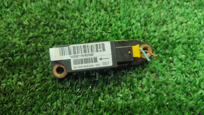 Датчик AIRBAG Mercedes C-Class W203 A0018204426 контрактная