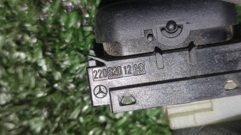 Кнопка стеклоподъемника задняя правая S-Class W220