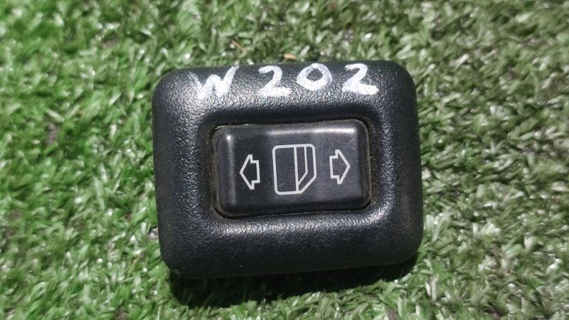 Запчасть кнопка стеклоподъемника Mercedes C-Class W202 A2028205210 контрактная Кнопка стеклоподъемника Mercedes C-Class W202 A2028205210 контрактная