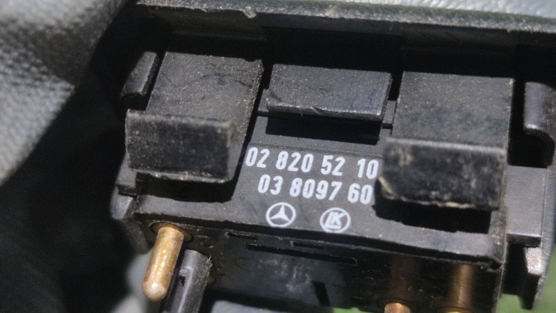 Кнопка стеклоподъемника C-Class W202 Кнопка стеклоподъемника C-Class W202