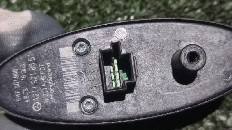 Кнопка стеклоподъемника задняя E-Class W211