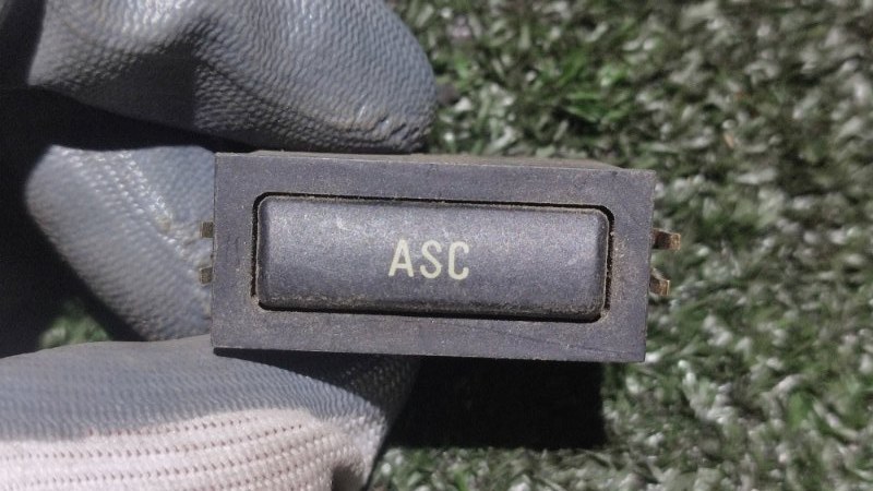 Запчасть кнопка системы asc BMW 5 E39 61318363694 контрактная Кнопка системы ASC BMW 5 E39 61318363694 контрактная