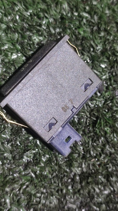 Кнопка системы ASC 5 E39 Кнопка системы ASC 5 E39