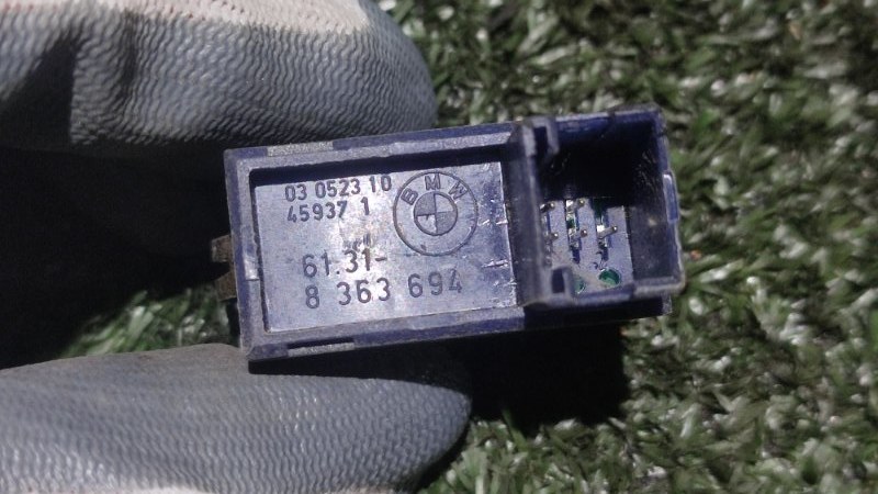 Кнопка системы ASC BMW 5 E39 Кнопка системы ASC BMW 5 E39