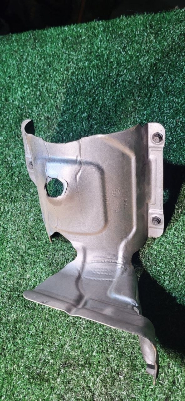Тепловой экран BMW 3 F30 N13B16A 11657606648 контрактная