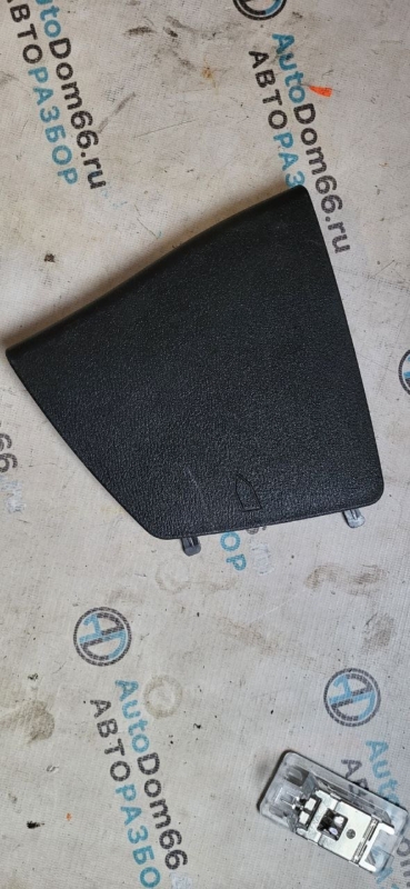 Обшивка двери багажника левая BMW X1 2016 F48 B46A20B 51497350849 контрактная