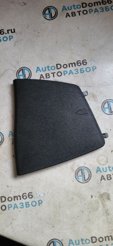 Обшивка двери багажника правая BMW X1 2016 F48 B46A20B 51497350850 контрактная