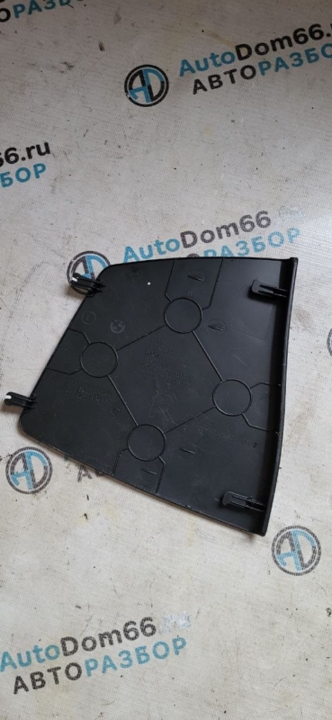 Обшивка двери багажника правая X1 2016 F48 B46A20B