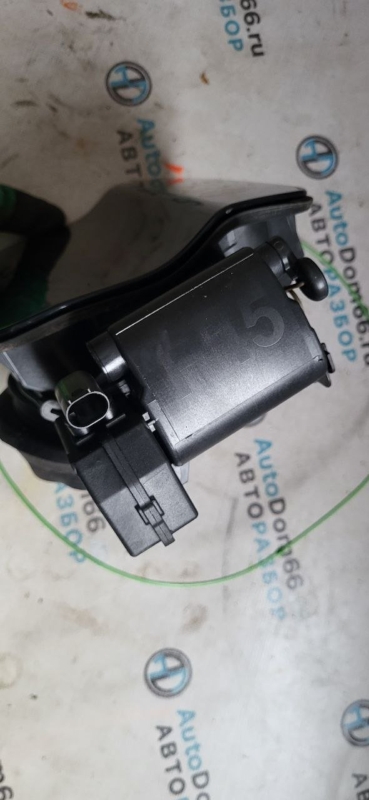 Лючок топливного бака X5 2014 F15 N63B44B