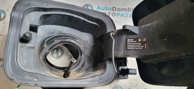 Лючок топливного бака X5 2014 F15 N63B44B