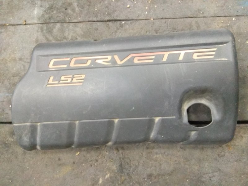 Крышка двигателя corvette 2005 c6 ls2