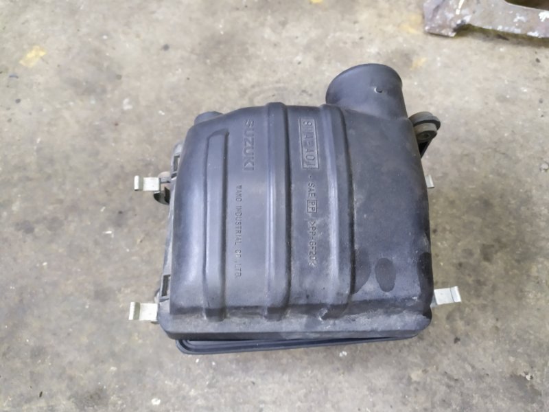 Корпус воздушного фильтра suzuki jimny jb33 g13