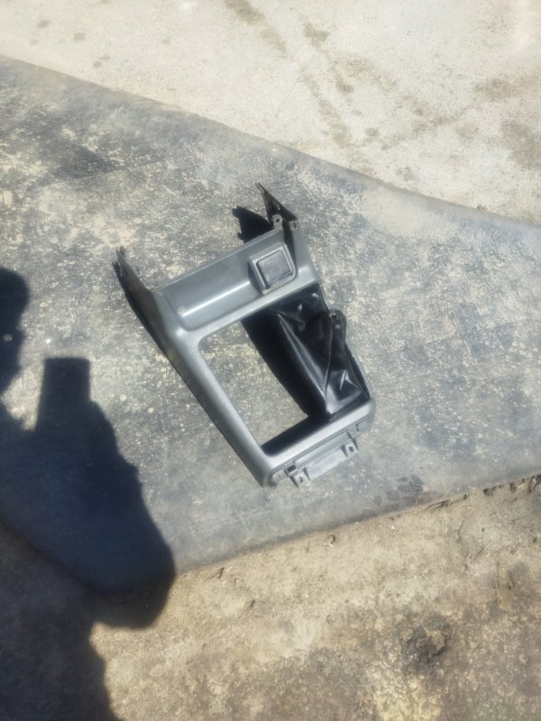Консоль кпп Isuzu Wizard 2000 ues73 4jx1 контрактная