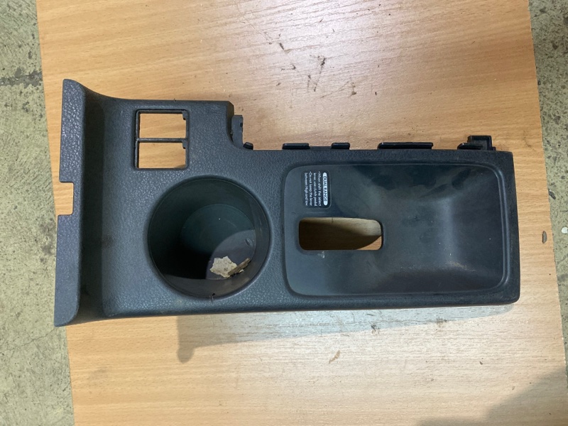 Консоль subaru Impreza 2008 92132fg050 контрактная