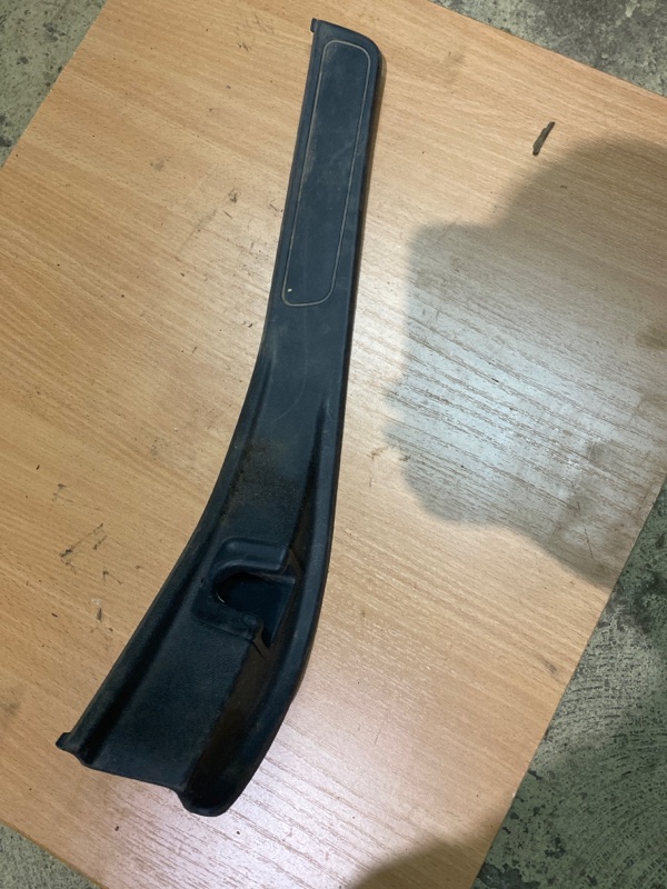 Накладка порога задняя правая subaru Impreza 2008 94061fg020 контрактная