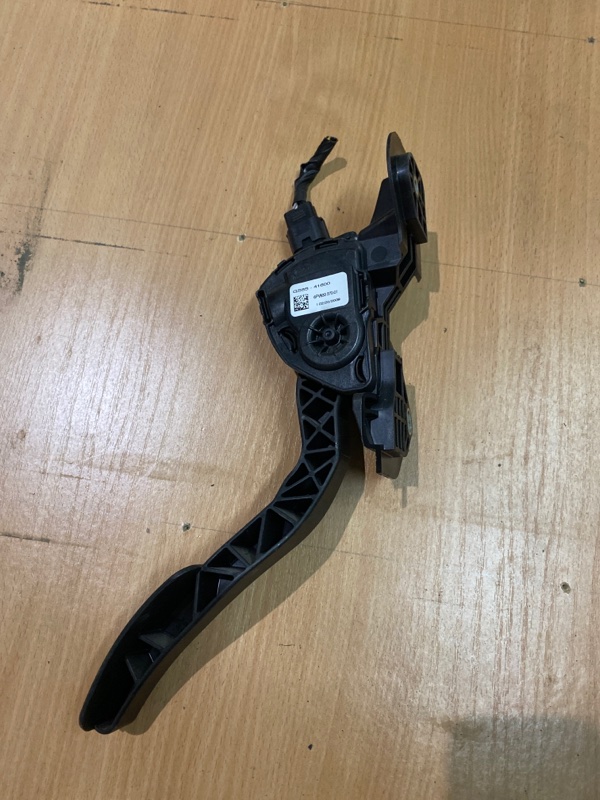 Педаль газа Mazda 6 2008 GH L8 gs8s41600 контрактная