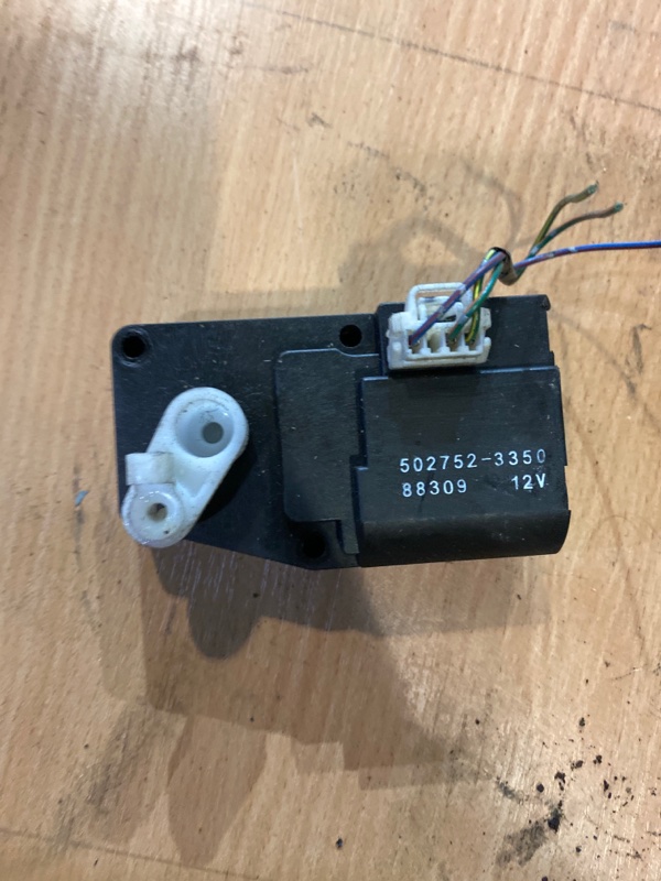 Сервопривод заслонок печки Mitsubishi L 200 2013 KB4T 4D56 5027523350 контрактная