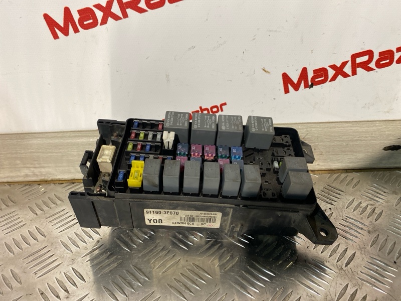 Блок предохранителей Kia Sorento BL D4CB 911603e070 Б/У