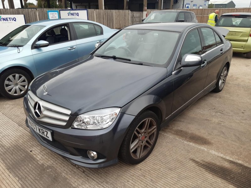 Подушка коленная Mercedes benz C W204 OM646