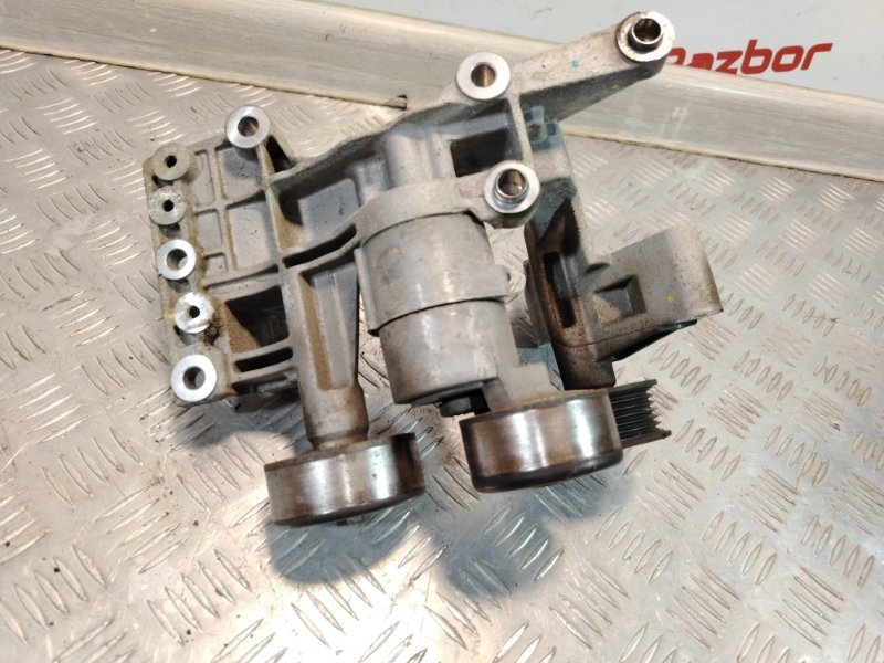 Кронштейн двигателя Kia Sportage SL G4KD Кронштейн двигателя Kia Sportage SL G4KD