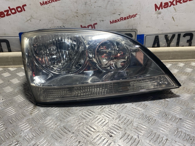 Фара правая Kia Sorento BL D4CB 921013E000 Б/У