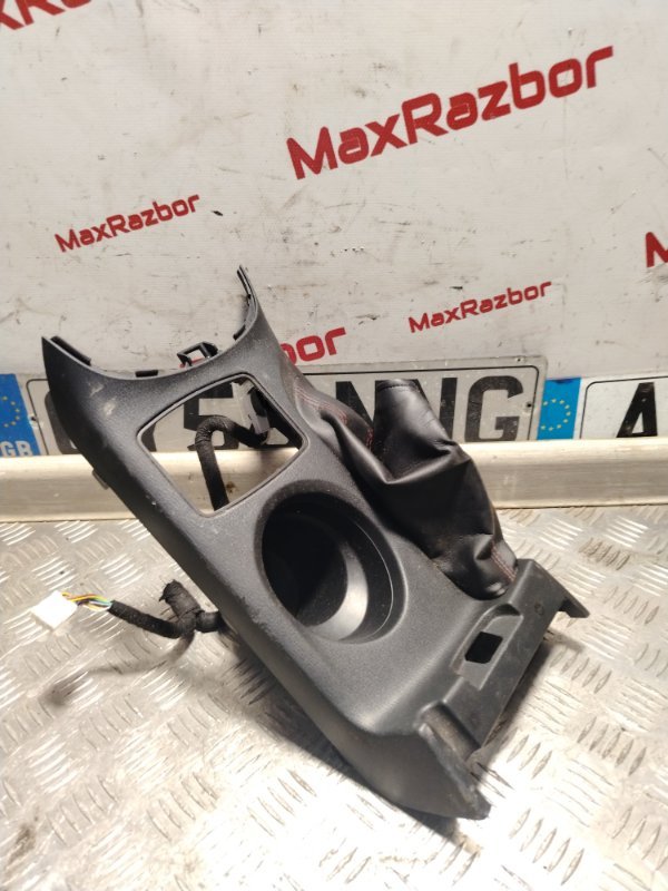 Кожух ручника Mazda CX-5 2015 KE SHY1 kd776443 контрактная