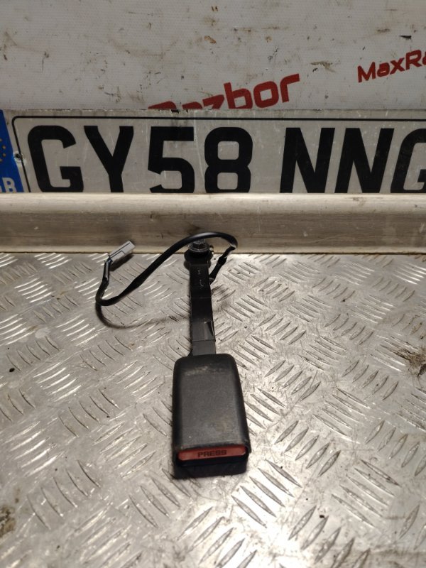 Замок ремня безопасности передний Mazda CX-5 2015 KE SHY1 KD4557620B контрактная