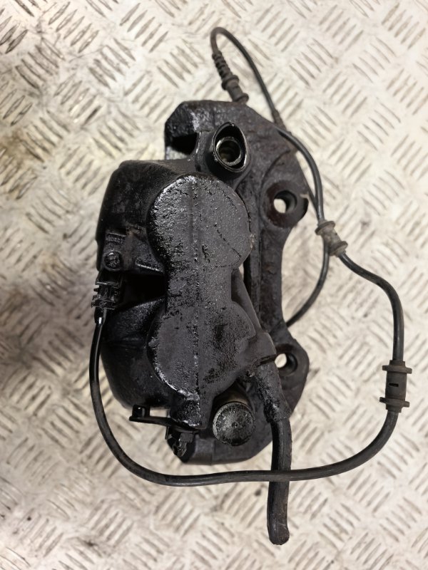 Суппорт передний правый ML 320 W 164 OM 642 Суппорт передний правый ML 320 W 164 OM 642