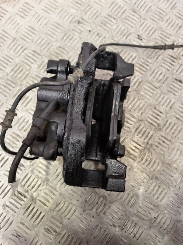 Суппорт передний правый ML 320 W 164 OM 642 Суппорт передний правый ML 320 W 164 OM 642