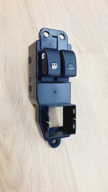 Запчасть блок управления стеклами передний левый Sollers Atlant 2022-2024 3746100W5000 Б/У Блок управления стеклами передний левый Sollers Atlant 2022-2024 3746100W5000 Б/У