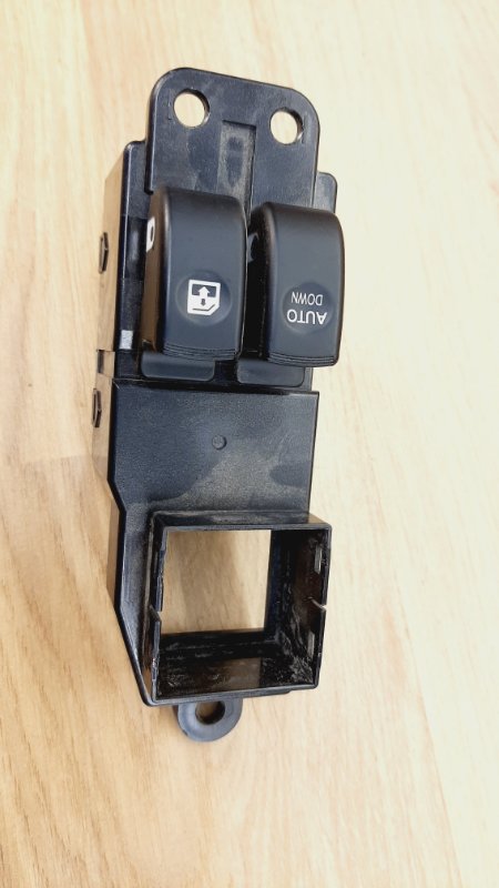 Запчасть блок управления стеклами передний левый Sollers Atlant 2022-2024 3746100W5000 Б/У Блок управления стеклами передний левый Sollers Atlant 2022-2024 3746100W5000 Б/У