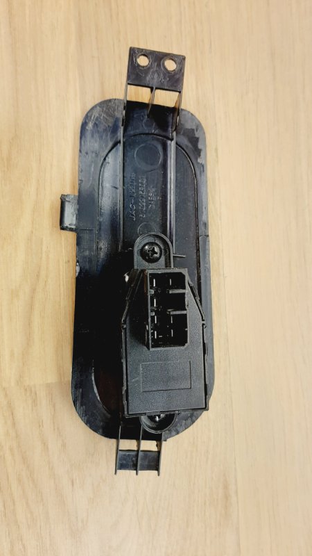 Кнопка стеклоподъемника передняя правая Atlant 2022-2024 Кнопка стеклоподъемника передняя правая Atlant 2022-2024