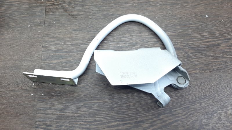 Петля капота левая Sollers Atlant 2020-2025 8402300R001 Б/У