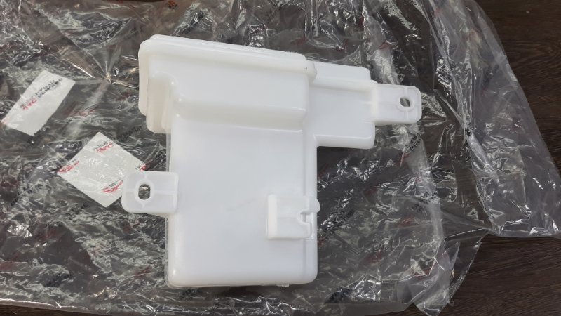 Бачок стеклоомывателя Sollers Argo Бачок стеклоомывателя Sollers Argo