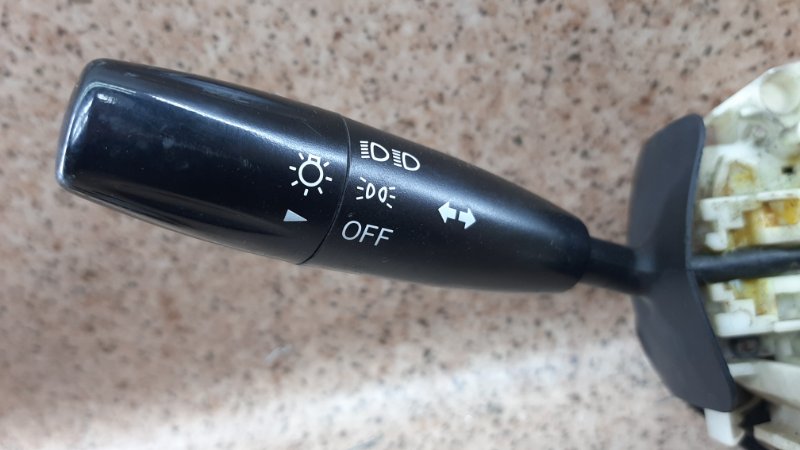 Подрулевой переключатель Kia Spectra Подрулевой переключатель Kia Spectra