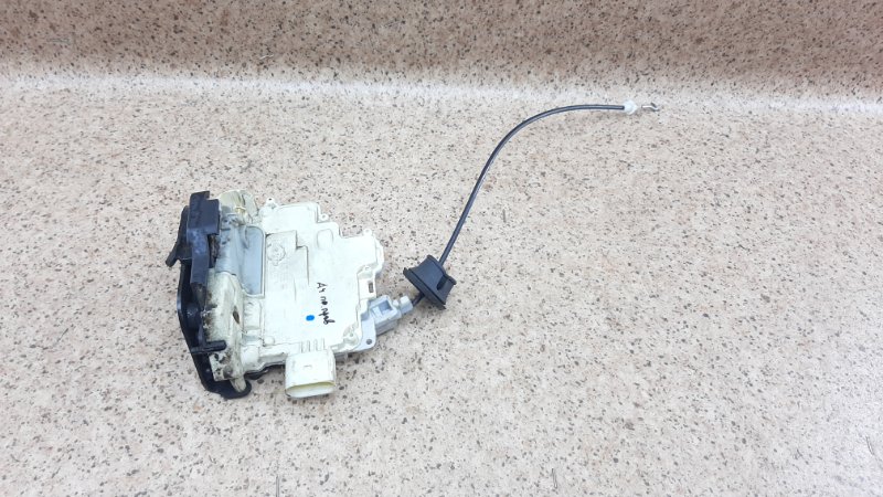 Замок двери передний правый Audi A4 2004-2009 B7 8E2837016AA Б/У