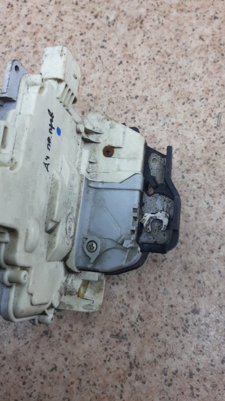Замок двери передний правый A4 2004-2009 B7