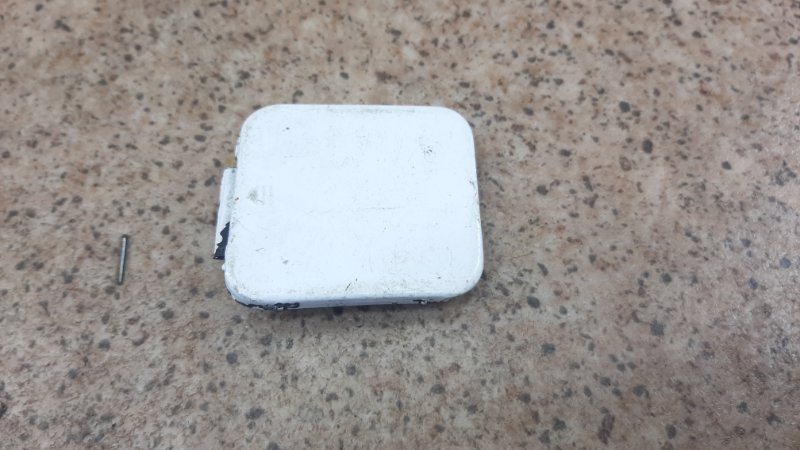 Запчасть заглушка бампера задняя Mercedes-Benz S-Class 1998-2005 W220 A2208850423 Б/У Заглушка бампера задняя Mercedes-Benz S-Class 1998-2005 W220 A2208850423 Б/У