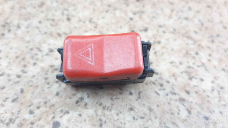 Запчасть кнопка салона Mercedes-Benz S-Class 1991-1998 W140 A1408216451 Б/У Кнопка салона Mercedes-Benz S-Class 1991-1998 W140 A1408216451 Б/У