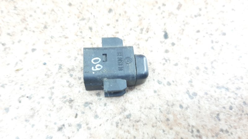 Запчасть кнопка салона Mercedes-Benz S-Class 1991-1998 W140 A1408205810 Б/У Кнопка салона Mercedes-Benz S-Class 1991-1998 W140 A1408205810 Б/У