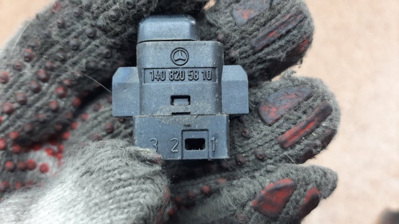 Кнопка салона Mercedes-Benz S-Class W140 Кнопка салона Mercedes-Benz S-Class W140