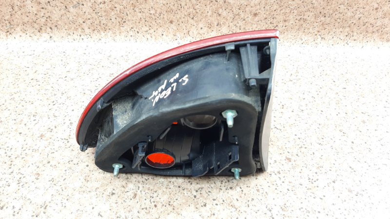 Фонарь правый Seat Leon