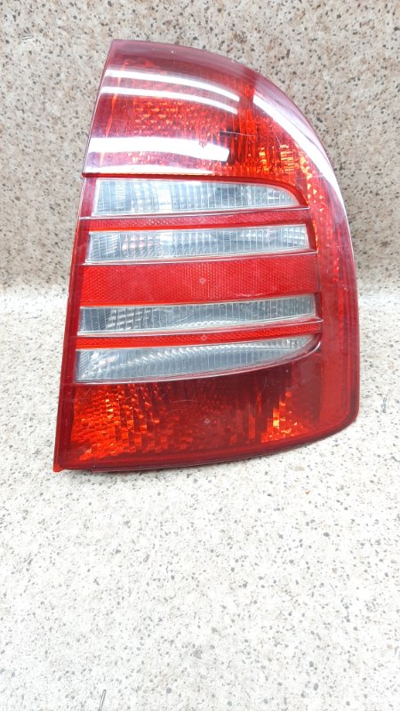 Запчасть фонарь задний правый Skoda Superb 2001-2008 3u5945112 Б/У Фонарь задний правый Skoda Superb 2001-2008 3u5945112 Б/У
