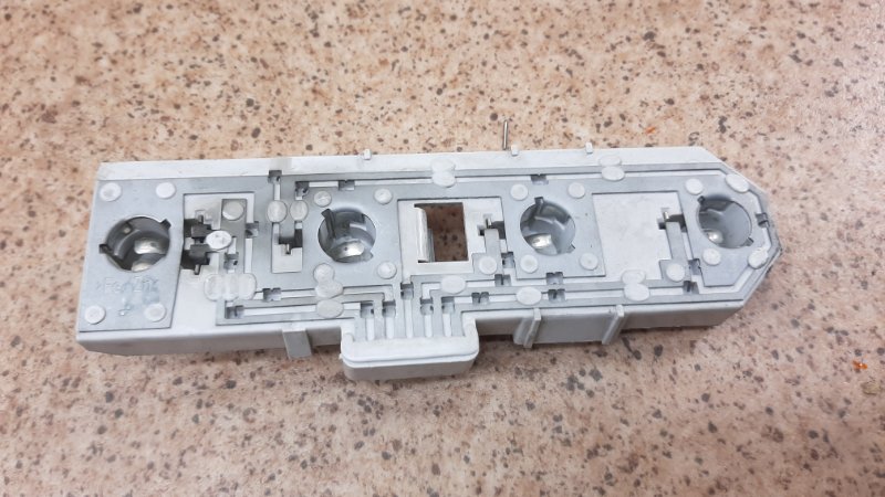 Запчасть плата фонаря задняя правая Skoda Superb 2001-2008 3u5945257 Б/У Плата фонаря задняя правая Skoda Superb 2001-2008 3u5945257 Б/У