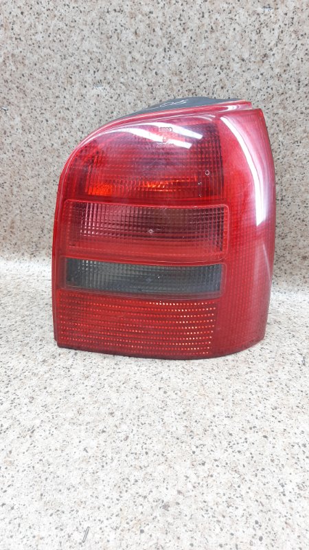 Фонарь задний правый Audi A4 1994-2001 B5 8U9945096A Б/У