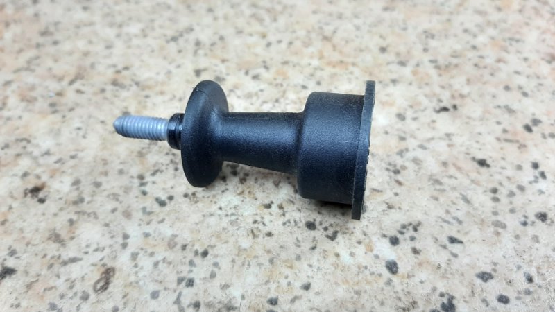 Крепление фонаря заднее Seat Exeo 2008-2013 8e0945246 Б/У