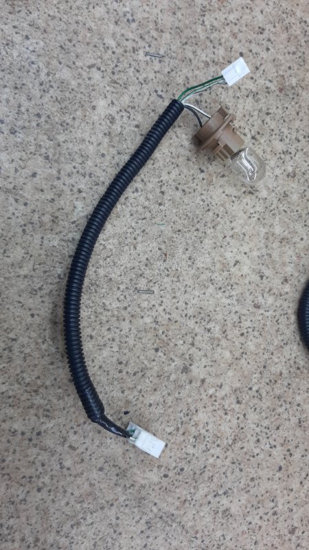 Патрон лампочки задний Lexus IS250 2005-2008 8156053160LR Б/У