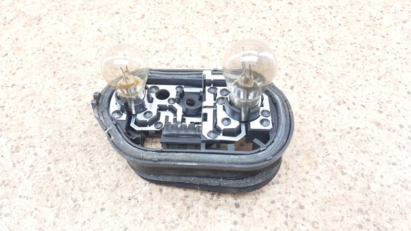 Запчасть плата фонаря правая Seat Ibiza 2002-2006 6l6945258 Б/У Плата фонаря правая Seat Ibiza 2002-2006 6l6945258 Б/У