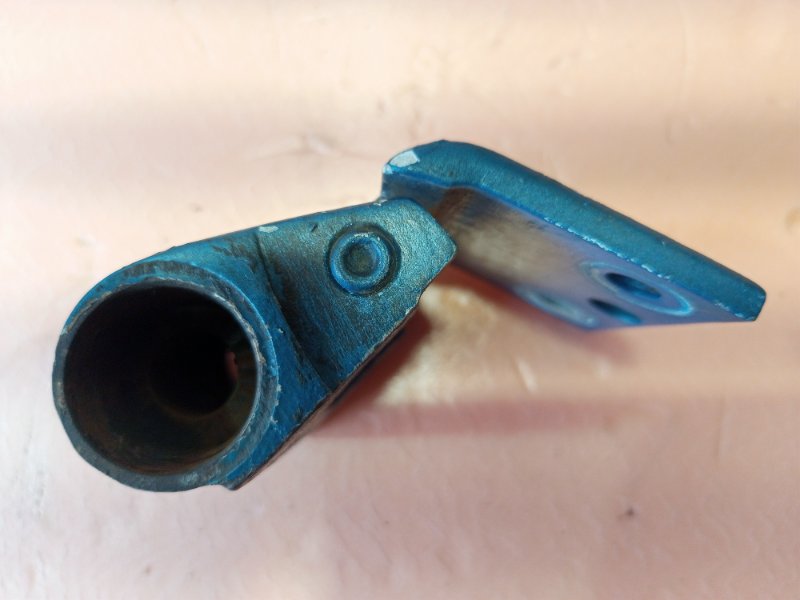 Петля двери правая Mercedes LK 809 673.013 364.907 OM 364