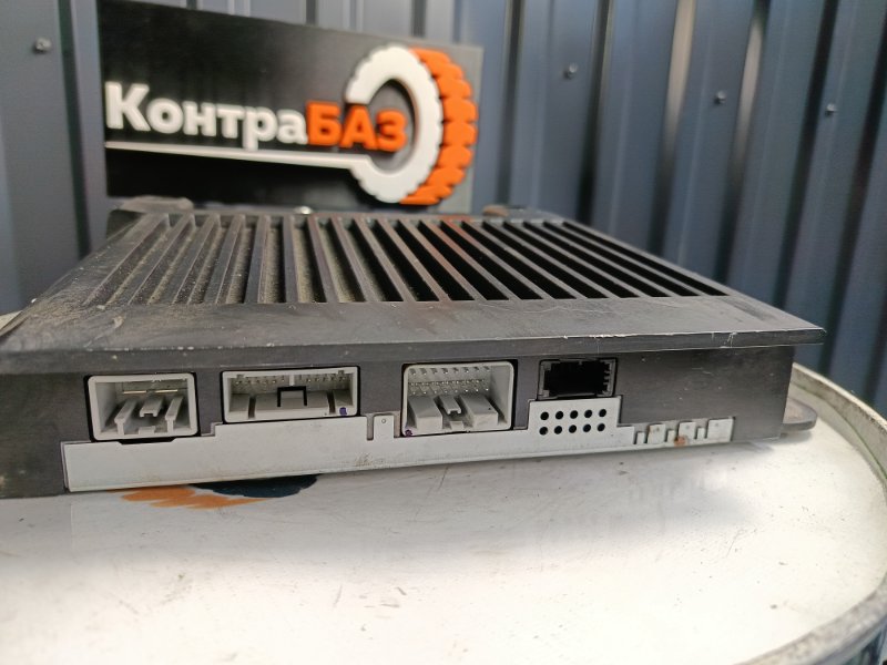 Усилитель звука XC60 2011 DZ B4204T7